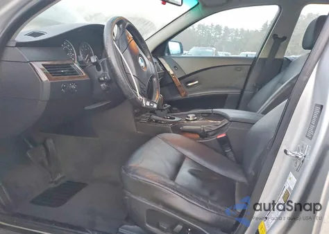 2007 BMW 525 Xi z USA, uszkodzony, nr VIN WBANF33537CS38802